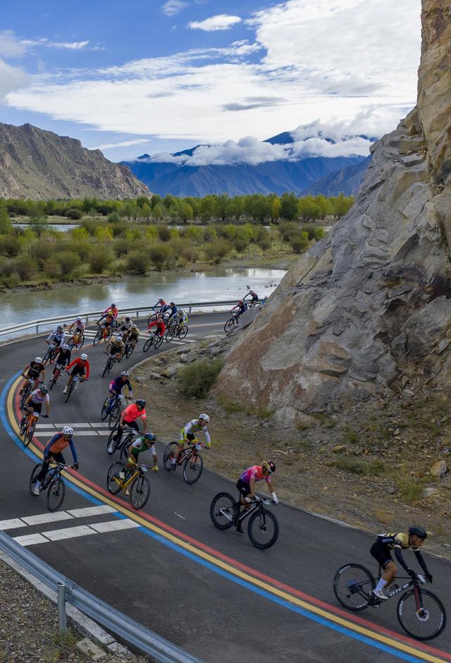 环拉萨自行车大赛曲水站比赛举行