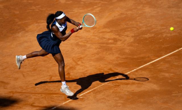 开云注册入口-张奔斗：郑钦文翻过大山翻小山