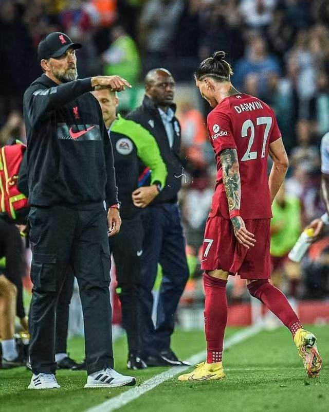 开云体育app-【早报】举债买曼联，60亿卖出？格雷泽家族杠杆的神！