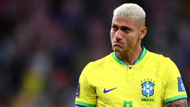 开云体育app-23岁生日前，出身门将世家的他收到了足以毁掉职业生涯的“礼物”|金斯基|热刺|图多尔|欧冠|捷克_新浪体育_新浪新闻