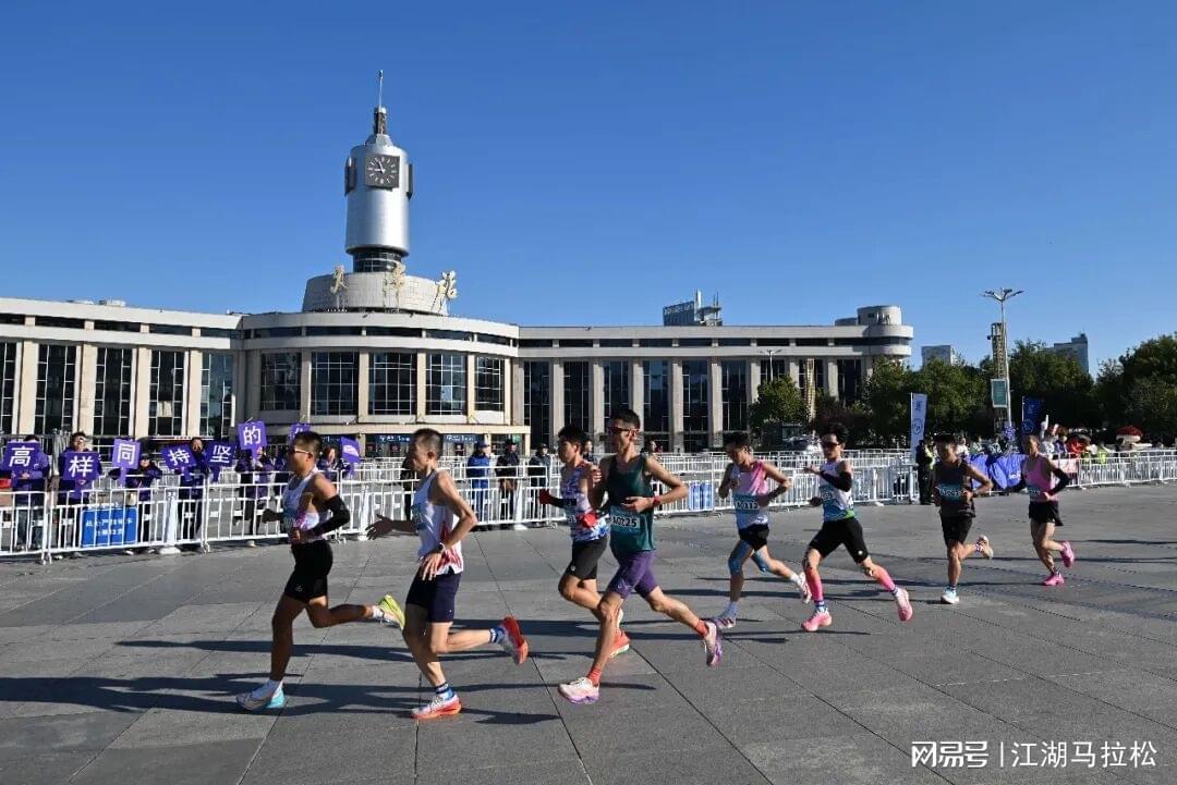 开云体育官网-年度巨献 | 过去一年，马拉松的那些江湖风云