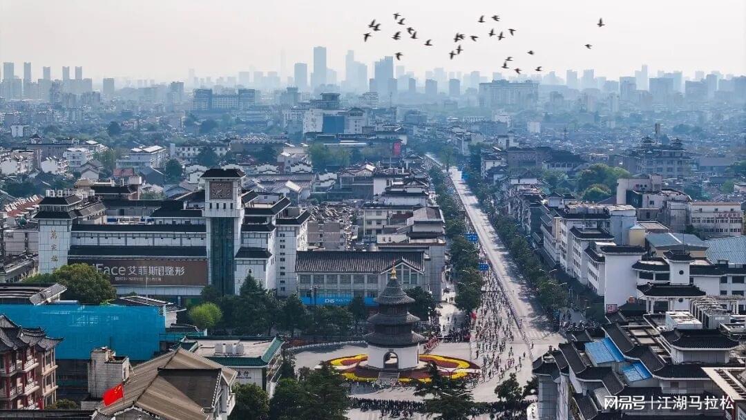 开云体育官网-年度巨献 | 过去一年，马拉松的那些江湖风云