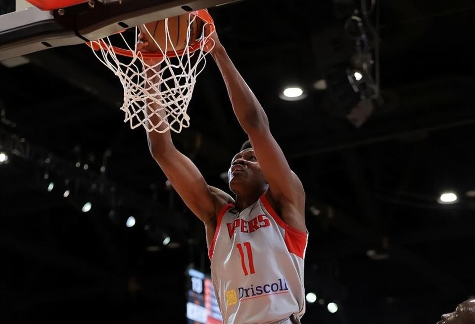 惨败中为数不多的亮点！火箭二队替补内线的能力其实非常全面？