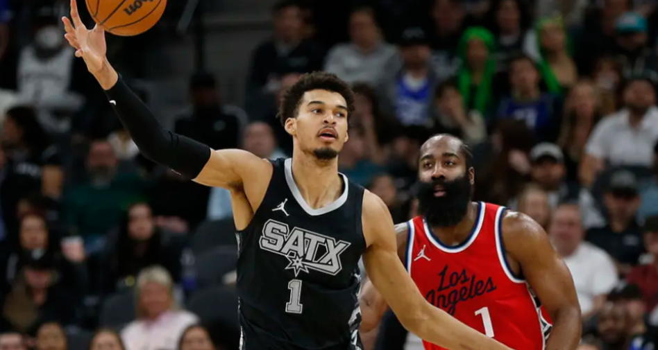 开云体育app-4-3神奇晋级,0-4惨败出局!NBA最大的伪强队,四巨头要解体了